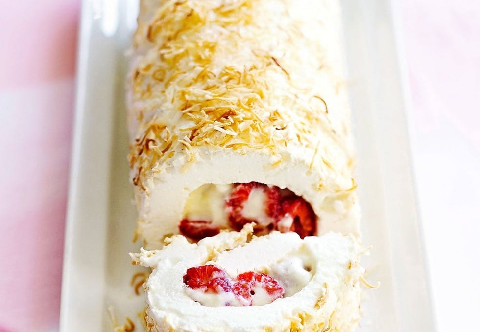 Marengsrullekake med kokos og bringebær